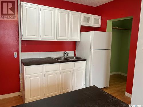 1218 1St Avenue N, Saskatoon, SK - Indoor Photo Showing Kitchen With Double Sink