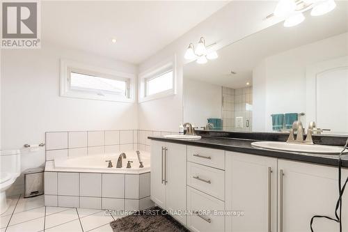 2655 Tucker Court, London, ON - Indoor Photo Showing Bathroom