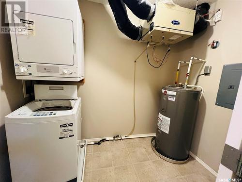 322 700 Battleford Trail, Swift Current, SK - Indoor Photo Showing Laundry Room