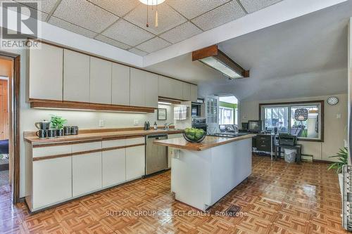 505 Emery Street E, London, ON - Indoor Photo Showing Kitchen