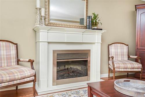 4391 Kerry Court, Burlington, ON - Indoor Photo Showing Living Room With Fireplace