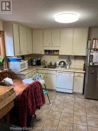 4549 Grand Marais Road East, Windsor, ON - Indoor Photo Showing Kitchen