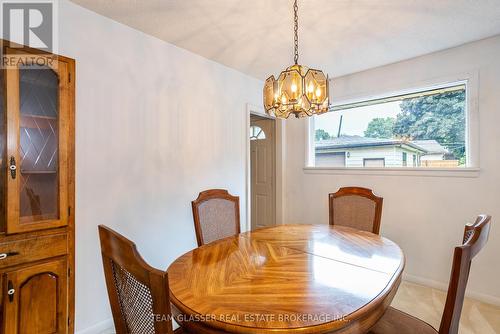 224 Atkinson Boulevard, London, ON - Indoor Photo Showing Dining Room