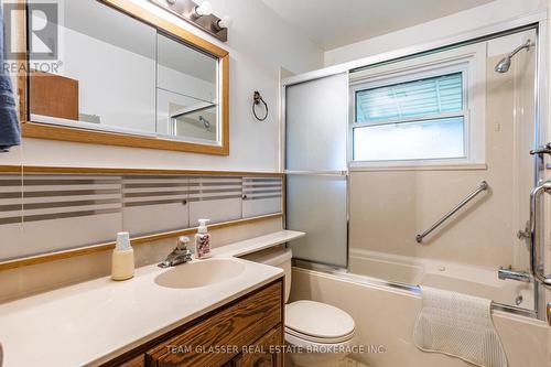 224 Atkinson Boulevard, London, ON - Indoor Photo Showing Bathroom