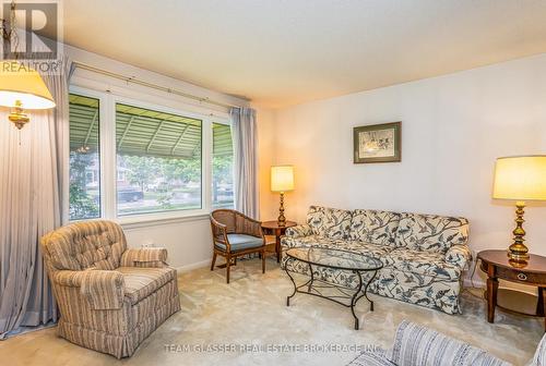 224 Atkinson Boulevard, London, ON - Indoor Photo Showing Living Room