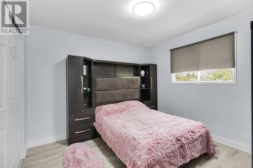 67 Roundhill Court, London, ON - Indoor Photo Showing Bedroom