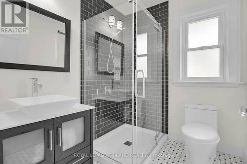 Upgraded Bathroom - 21 Thomas Janes Drive, London, ON - Indoor Photo Showing Bathroom