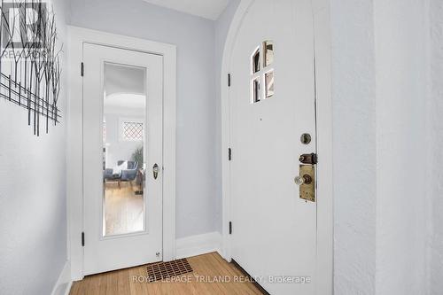 Bright Foyer entrance - 21 Thomas Janes Drive, London, ON - Indoor Photo Showing Other Room