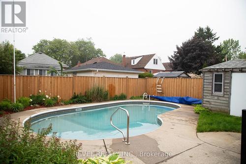 267 East 12Th Street, Hamilton, ON - Outdoor With In Ground Pool With Backyard