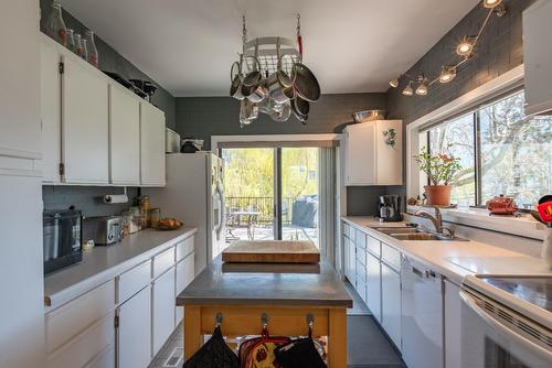 2465 Highway 3A, Nelson, BC - Indoor Photo Showing Kitchen With Double Sink