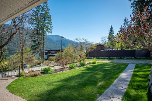 2465 Highway 3A, Nelson, BC - Outdoor