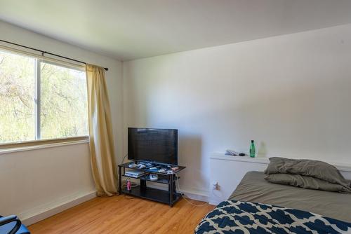 2465 Highway 3A, Nelson, BC - Indoor Photo Showing Bedroom