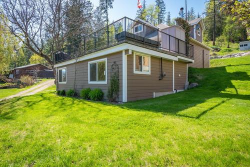 2465 Highway 3A, Nelson, BC - Outdoor