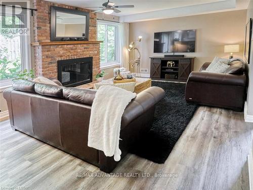2 Stoneycreek Crescent, London, ON - Indoor Photo Showing Living Room With Fireplace