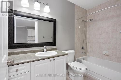 401 - 353 Commissioners Road W, London, ON - Indoor Photo Showing Bathroom