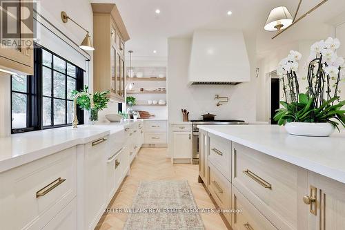 501 Rattray Park Drive, Mississauga, ON - Indoor Photo Showing Kitchen