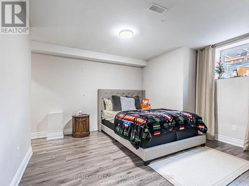 409 Edenbrook Hill Drive, Brampton, ON - Indoor Photo Showing Bedroom