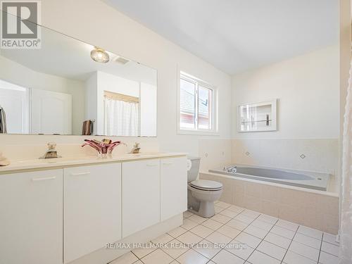 5756 Greensboro Drive, Mississauga, ON - Indoor Photo Showing Bathroom