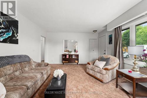 159 Murphy Road W, Essa, ON - Indoor Photo Showing Living Room