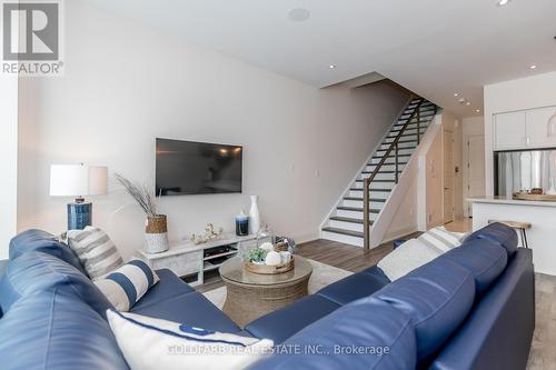 97 - 3771 Riva Avenue, Innisfil, ON - Indoor Photo Showing Living Room