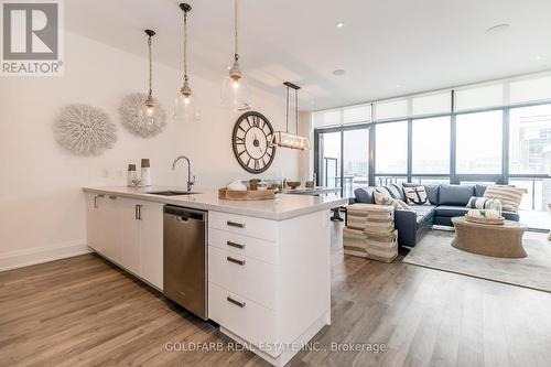 97 - 3771 Riva Avenue, Innisfil, ON - Indoor Photo Showing Kitchen With Upgraded Kitchen