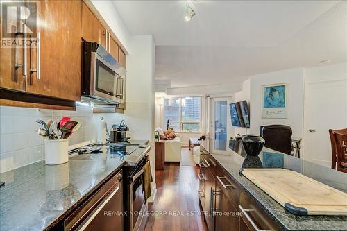 601 - 20 Blue Jays Way, Toronto, ON - Indoor Photo Showing Kitchen With Upgraded Kitchen