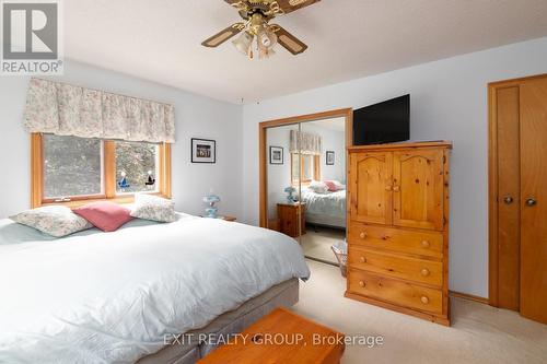 258 Floud'S Bridge Road, Quinte West, ON - Indoor Photo Showing Bedroom