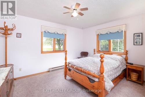 258 Floud'S Bridge Road, Quinte West, ON - Indoor Photo Showing Bedroom
