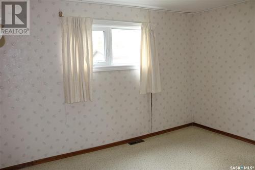 305 Cross Street, Maryfield, SK - Indoor Photo Showing Other Room