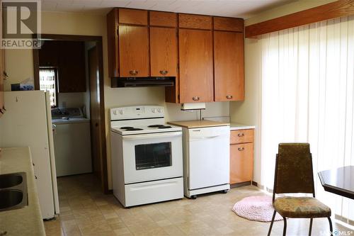 305 Cross Street, Maryfield, SK - Indoor Photo Showing Kitchen