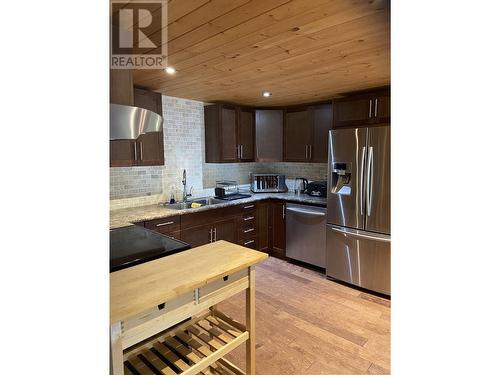 5565 Kleanza Drive, Terrace, BC - Indoor Photo Showing Kitchen With Double Sink