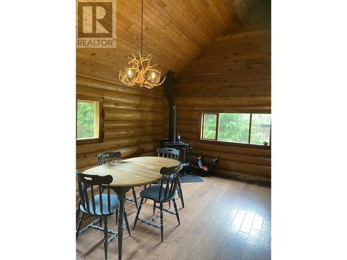 5565 Kleanza Drive, Terrace, BC - Indoor Photo Showing Dining Room