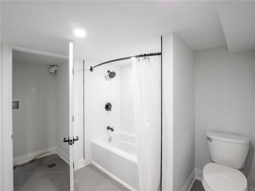 283 Parkdale Avenue N|Unit #2, Hamilton, ON - Indoor Photo Showing Bathroom