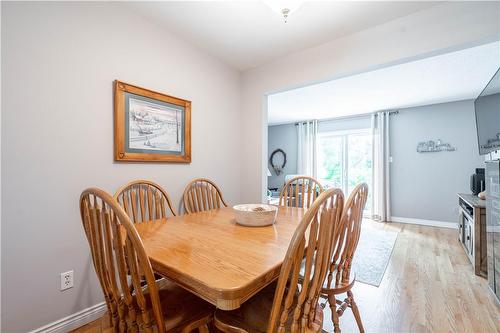 1523 Westminster Place, Burlington, ON - Indoor Photo Showing Dining Room