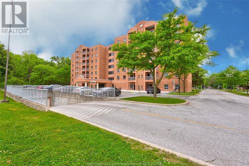 3915 Southwinds Unit# 408, Windsor, ON - Outdoor