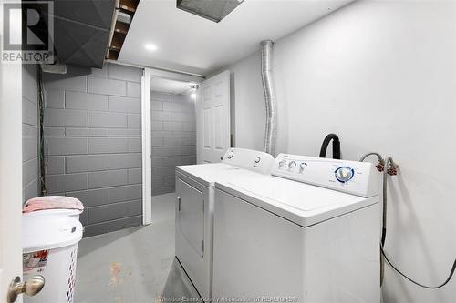 1829 Drouillard Road, Windsor, ON - Indoor Photo Showing Laundry Room