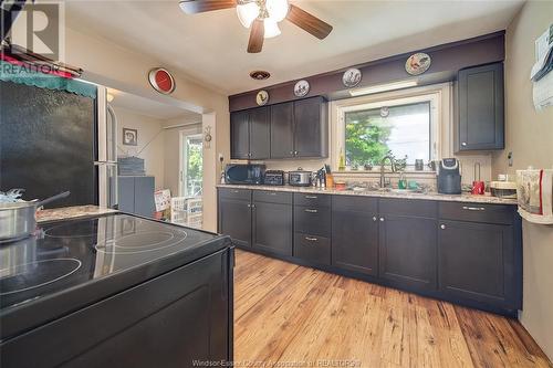 3278 Clemenceau Boulevard, Windsor, ON - Indoor Photo Showing Kitchen