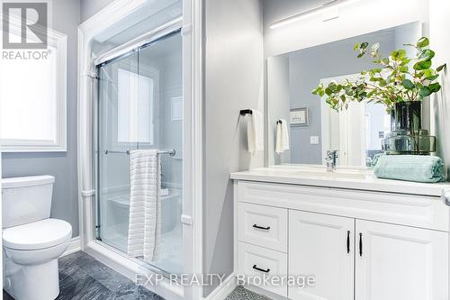 27 - 154 Port Robinson Road, Pelham, ON - Indoor Photo Showing Bathroom