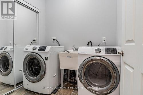 605 Matisse Place, Mississauga, ON - Indoor Photo Showing Laundry Room