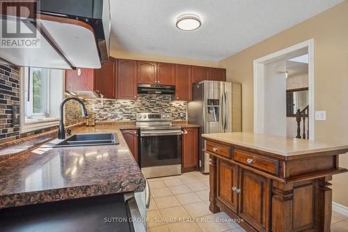 1920 Purcell Drive, London, ON - Indoor Photo Showing Kitchen With Double Sink