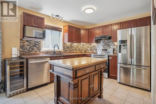 1920 Purcell Drive, London, ON - Indoor Photo Showing Kitchen
