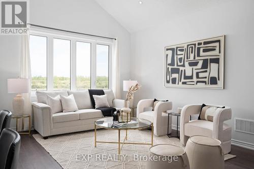 106 Shoreview Drive, Welland, ON - Indoor Photo Showing Living Room