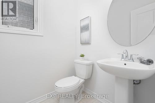 106 Shoreview Drive, Welland, ON - Indoor Photo Showing Bathroom