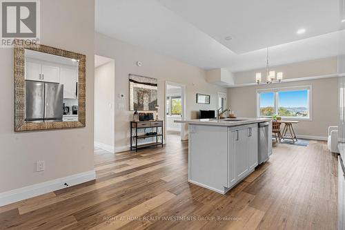 501 - 4514 Ontario Street, Lincoln, ON - Indoor Photo Showing Kitchen