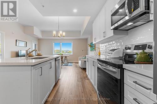 501 - 4514 Ontario Street, Lincoln, ON - Indoor Photo Showing Kitchen With Upgraded Kitchen