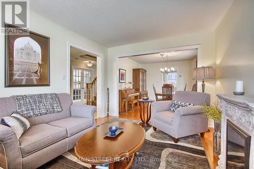 9 Silverstone Crescent, Georgina (Keswick South), ON - Indoor Photo Showing Living Room