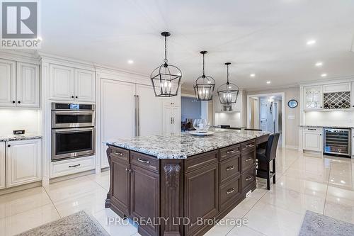 23 Glenbrook Boulevard, Brampton, ON - Indoor Photo Showing Kitchen With Upgraded Kitchen