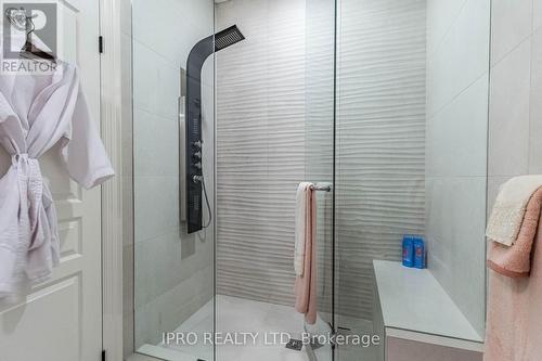 23 Glenbrook Boulevard, Brampton, ON - Indoor Photo Showing Bathroom