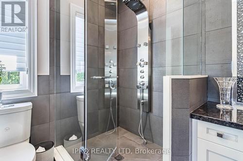 23 Glenbrook Boulevard, Brampton, ON - Indoor Photo Showing Bathroom