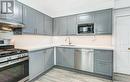 7549 Catalpa Road, Mississauga, ON  - Indoor Photo Showing Kitchen With Upgraded Kitchen 
